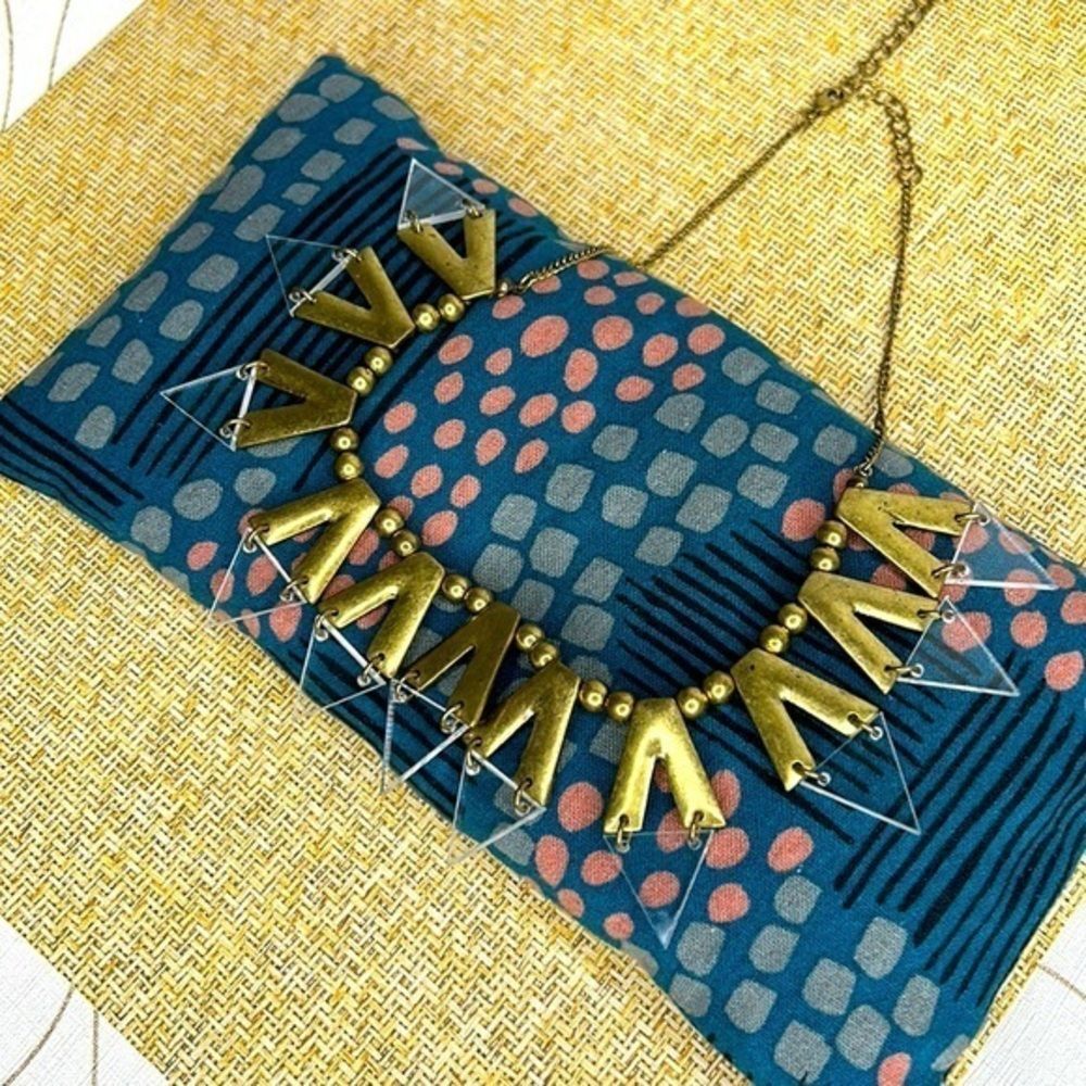 Artistic statement necklace
